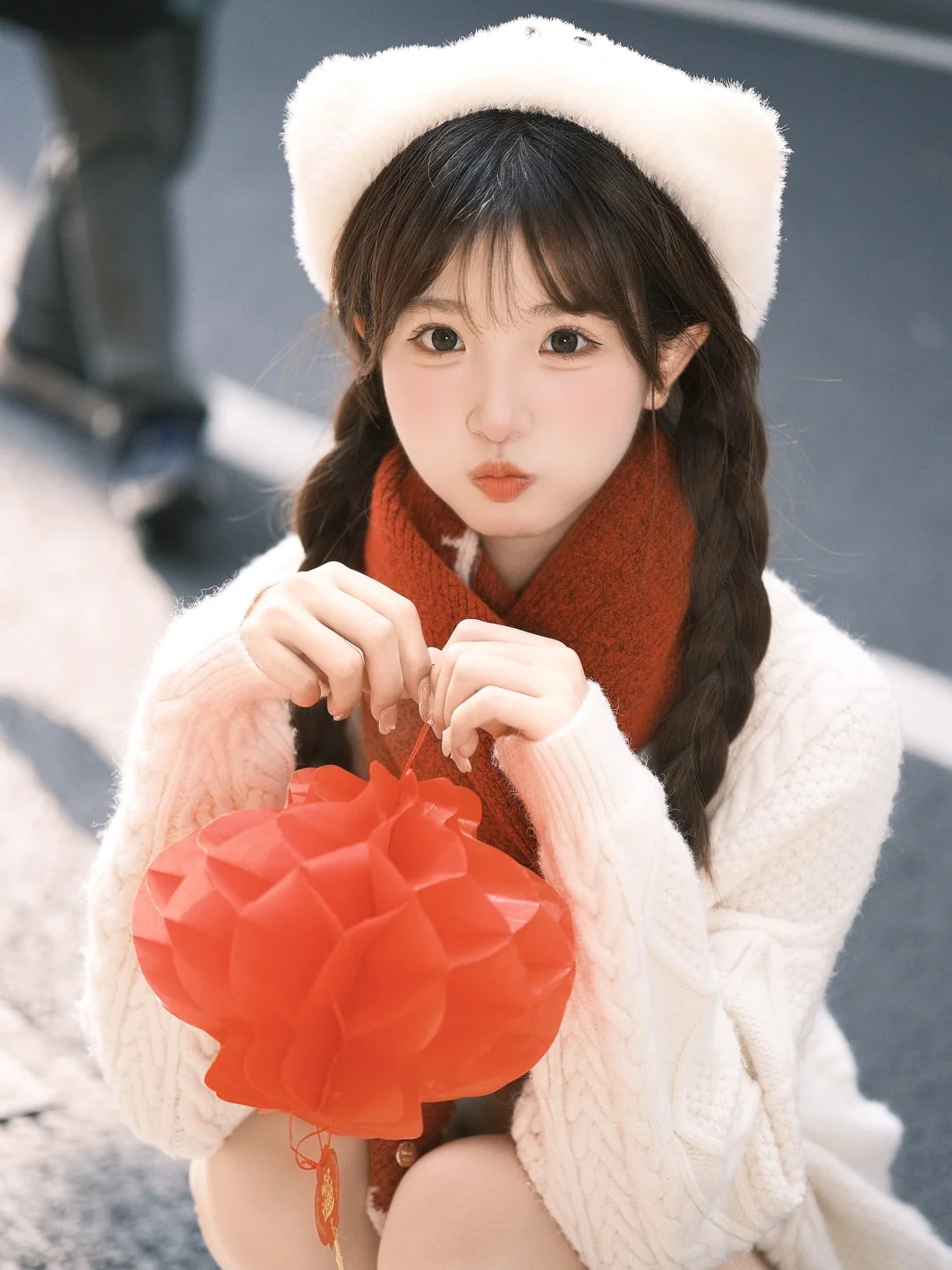 Save some New Year photo poses 🧣
