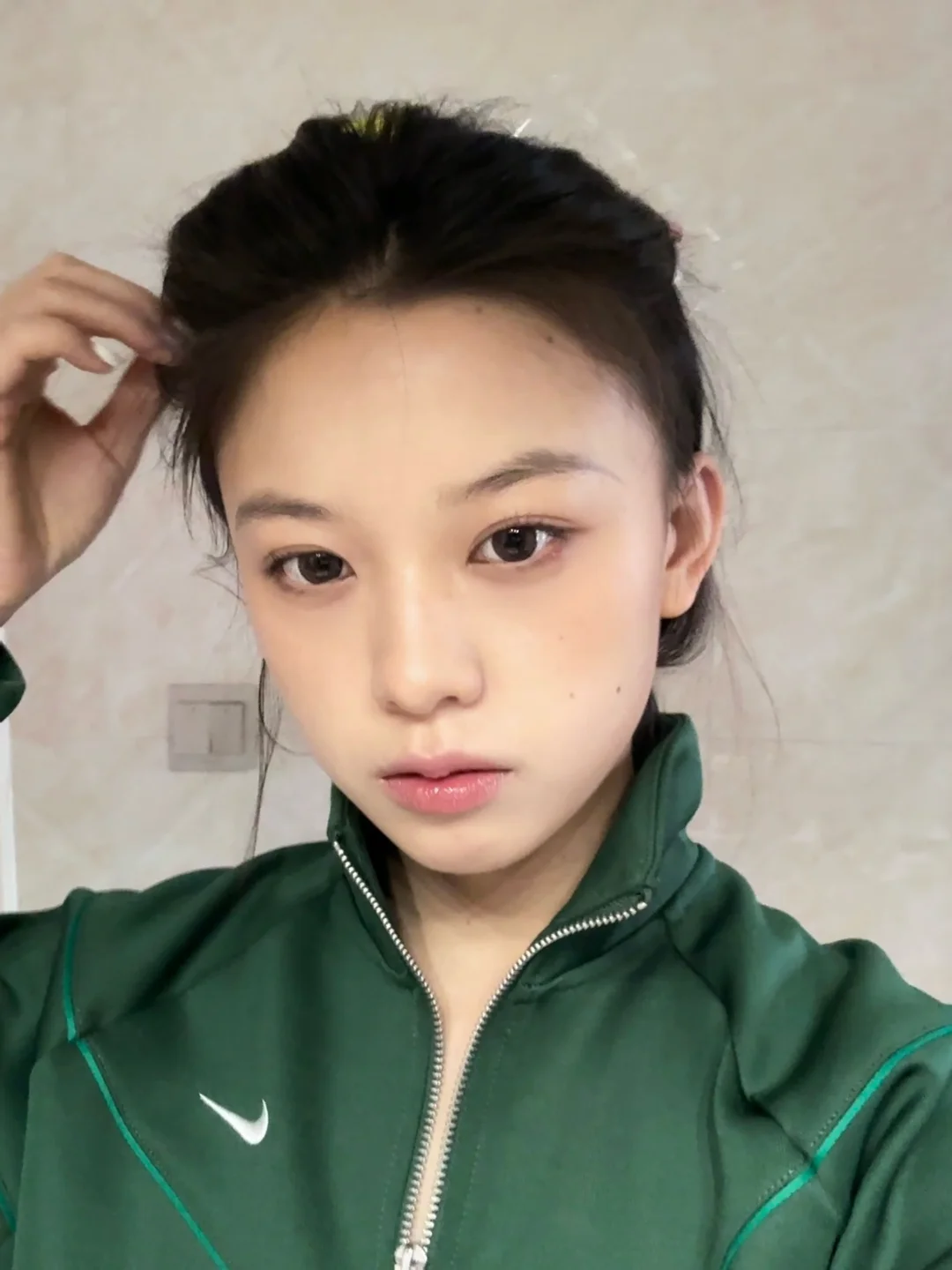 新妆容尝试，好像还不错:thinking: