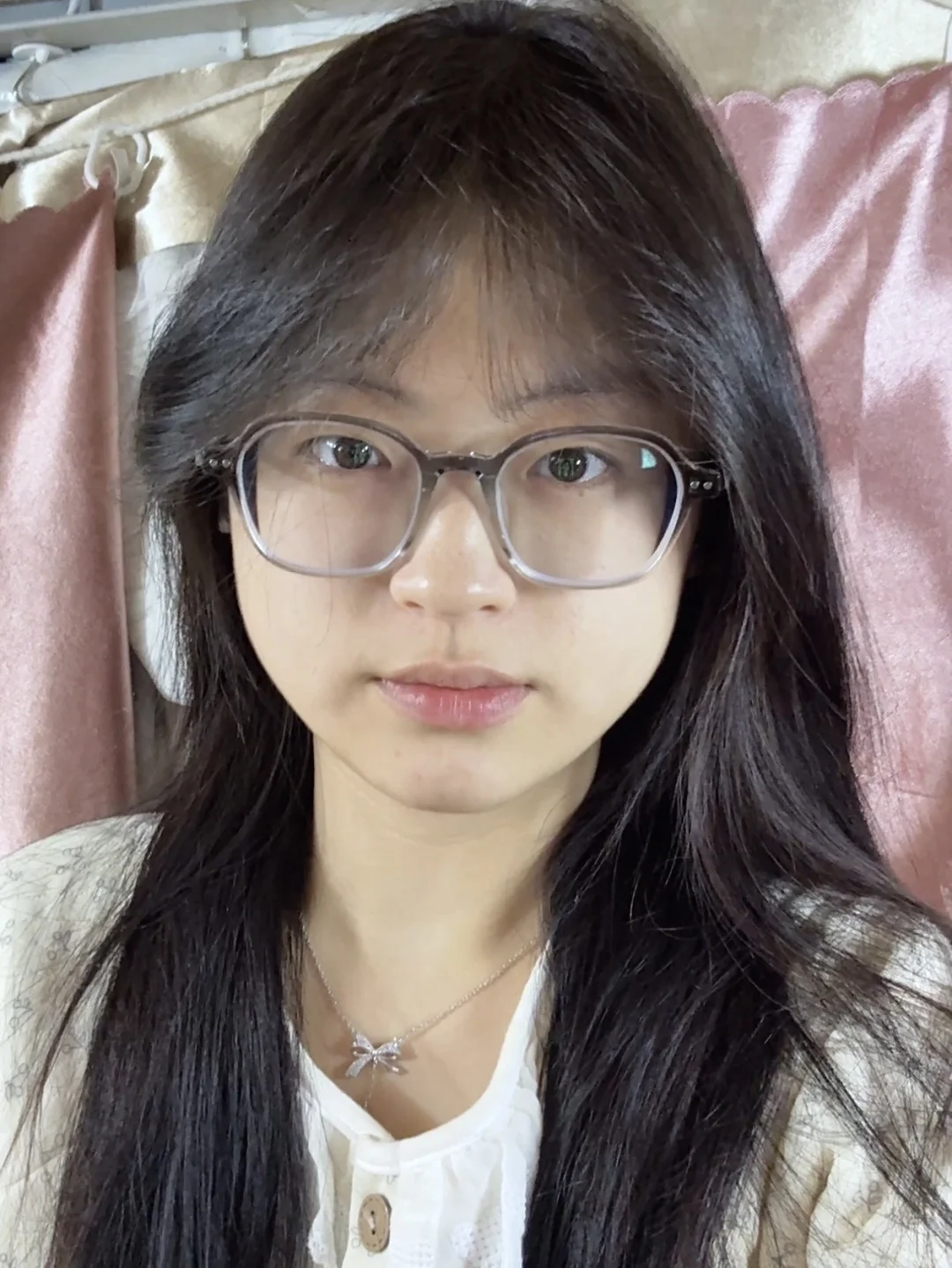 Can ten beautiful women praise me for putting on makeup for an hour