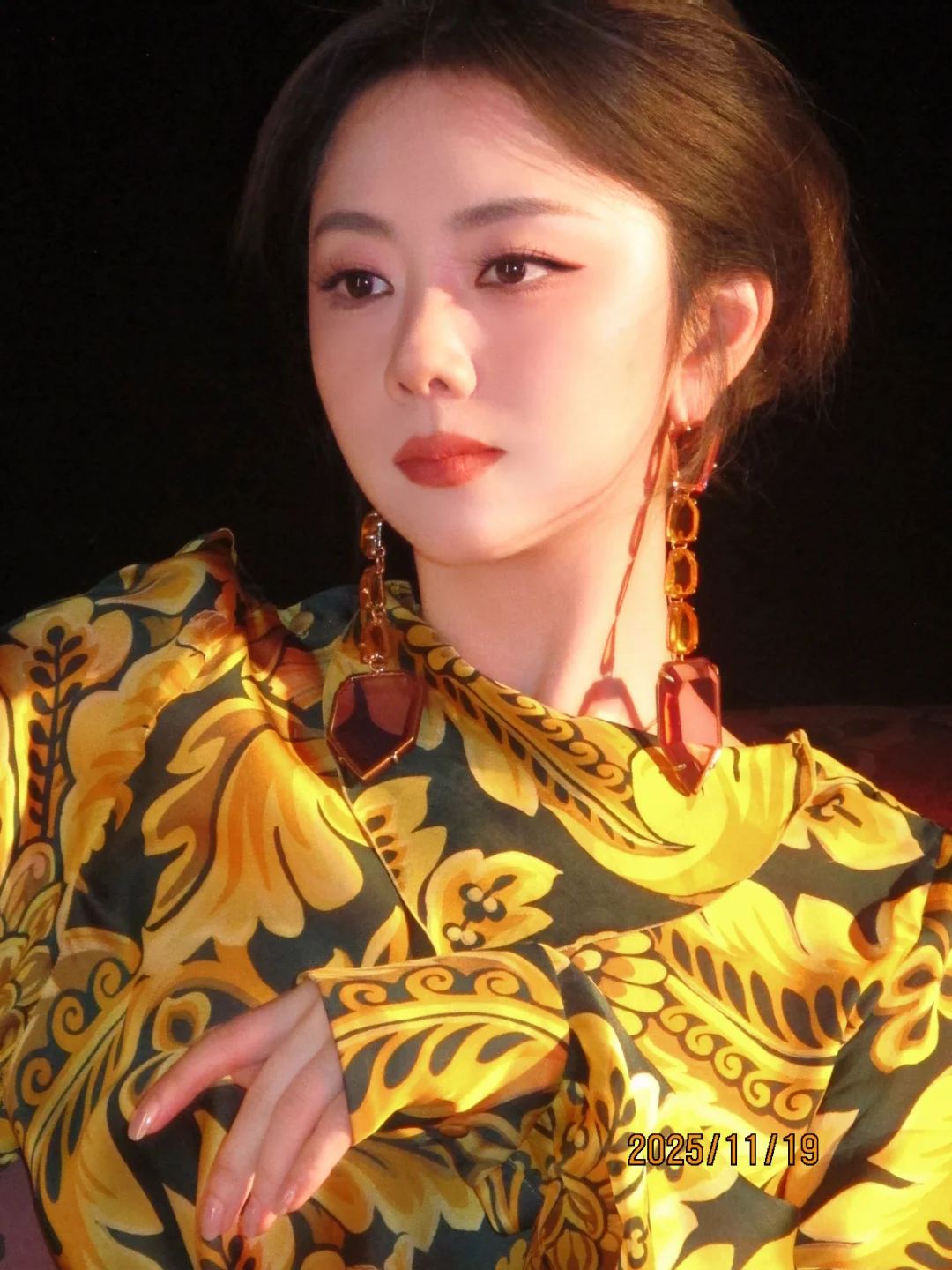 Vintage Pictorial Makeup for Tan Songyun Magazine Cover