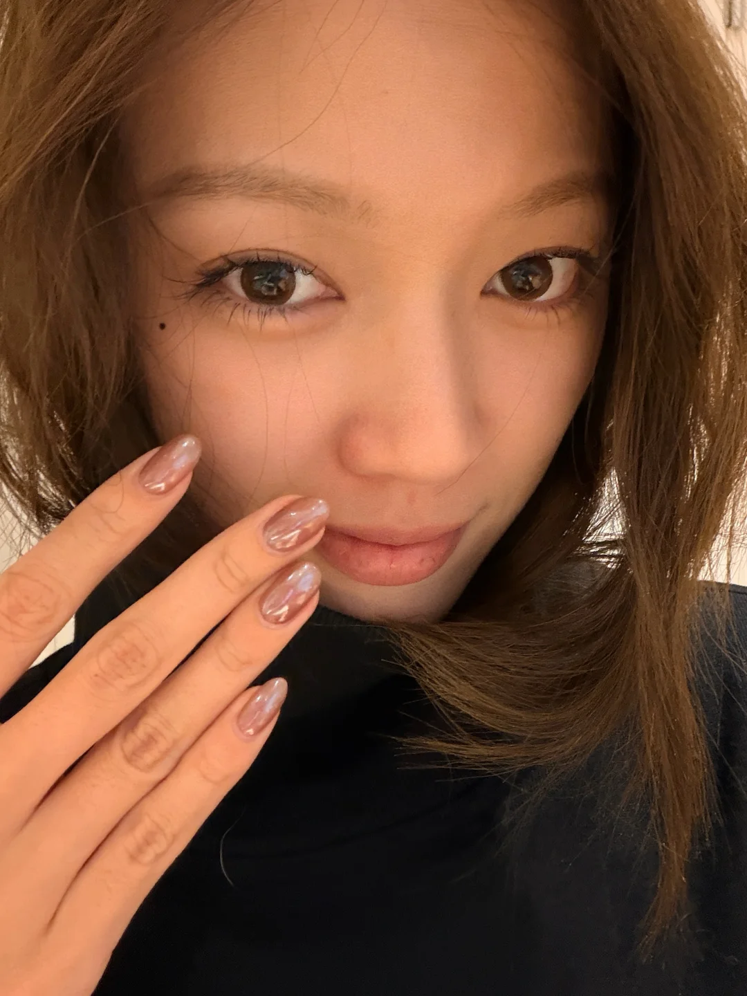 New eyelashes, new nail art 🤍 ྀི⁃ ⩊ ⁃