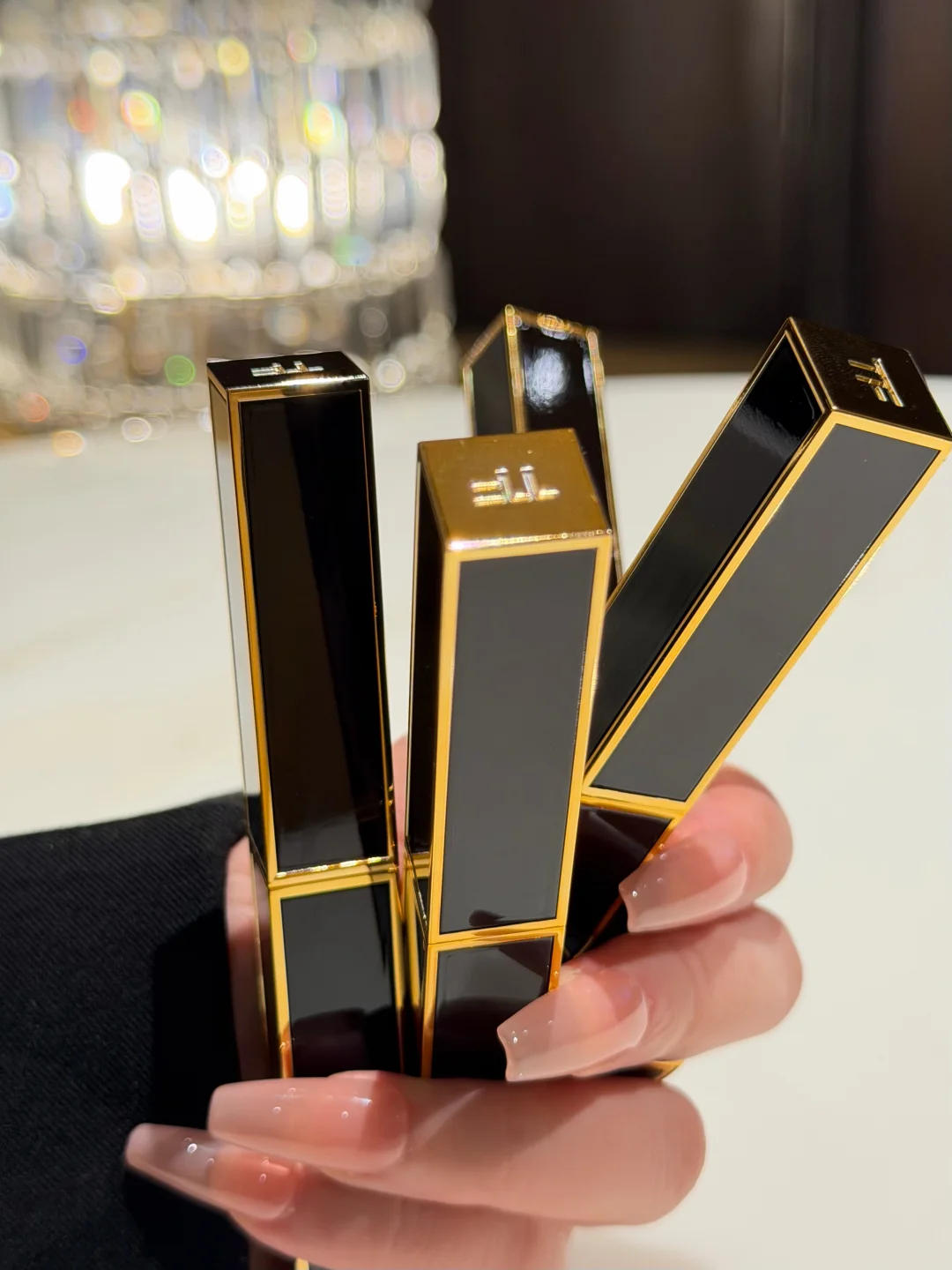 TF New Product Ultra Thin Tube 💄 Who said fame and fortune are men's games?