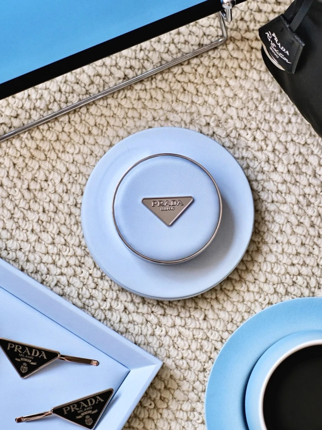 Don't roll it up! The ceiling of beauty is here! Prada Blue Limited Edition YYDS!