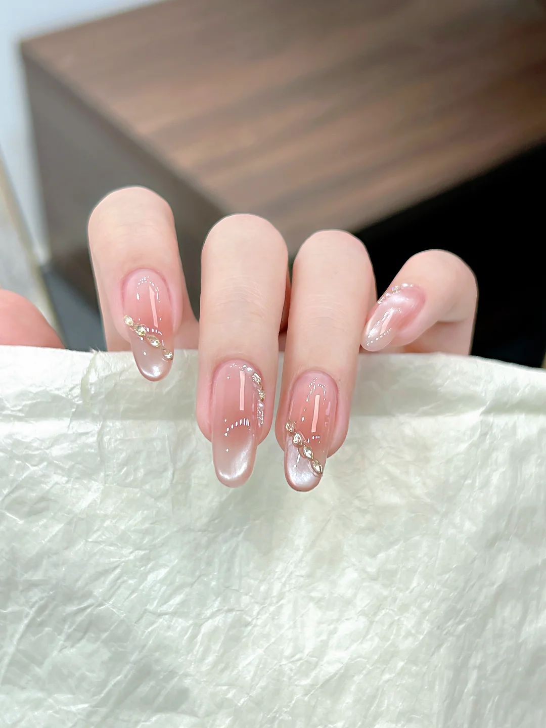 Nail 🫧 Gentle and pure in autumn and winter, powder blusher cat eye enhancement