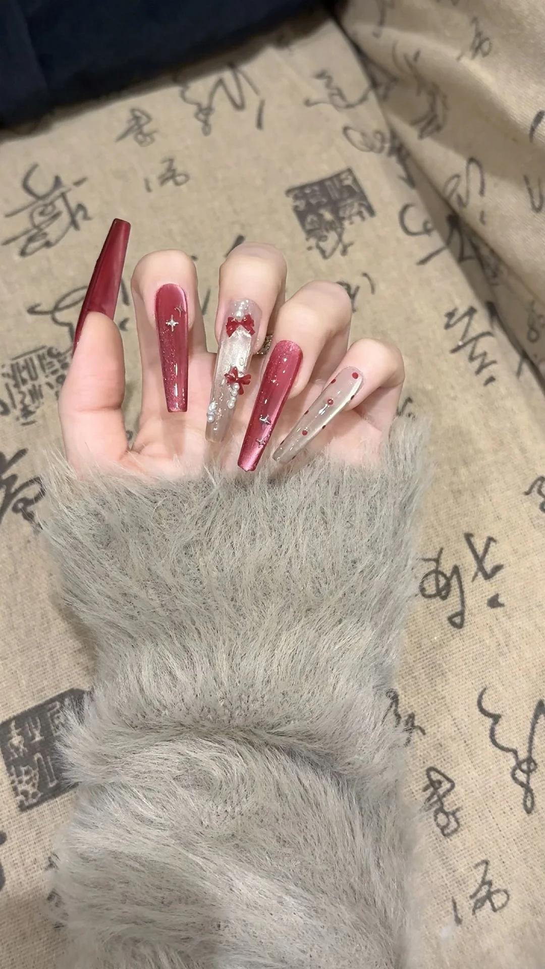 Nali looks white during the Chinese New Year 🧨… Ice stained cherry 🍒