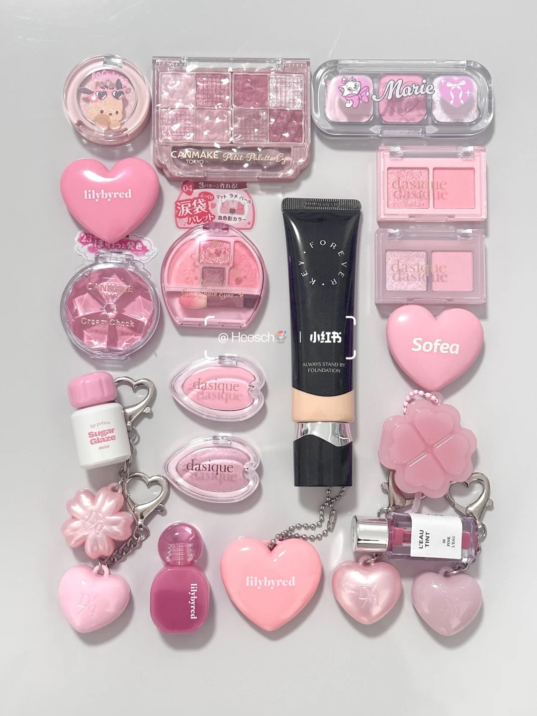 Who can refuse cute and practical makeup! Moisturizing and glossy skin