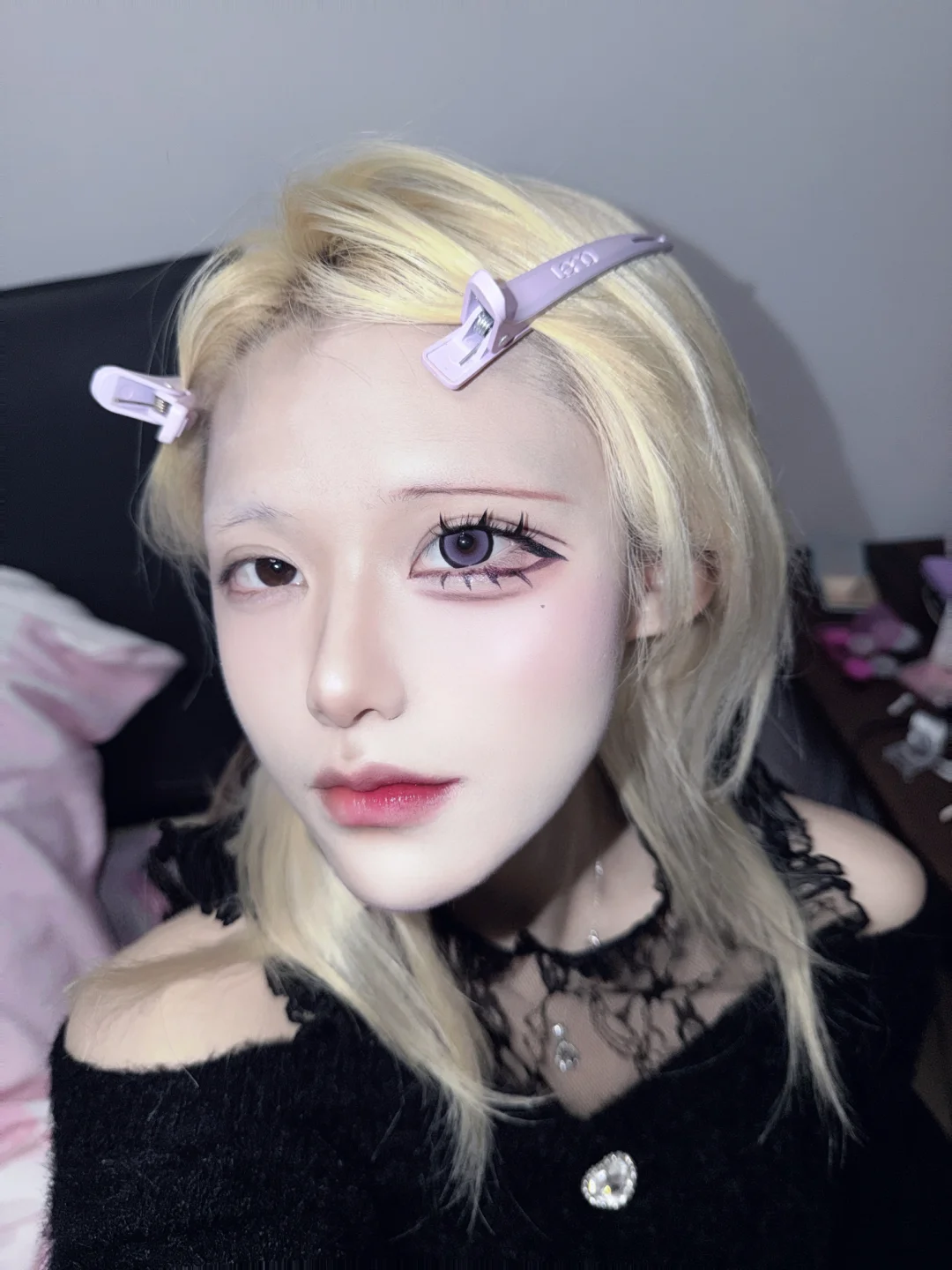 On the Authority of Purple Eyes and Golden Hair
