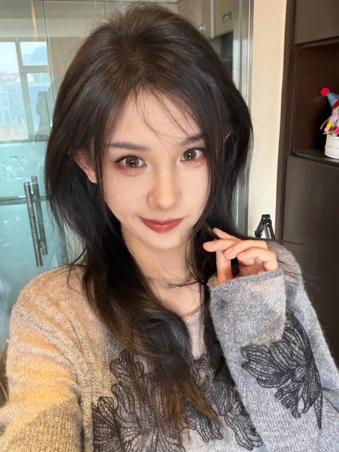 The elf makeup that catches the heart at a glance