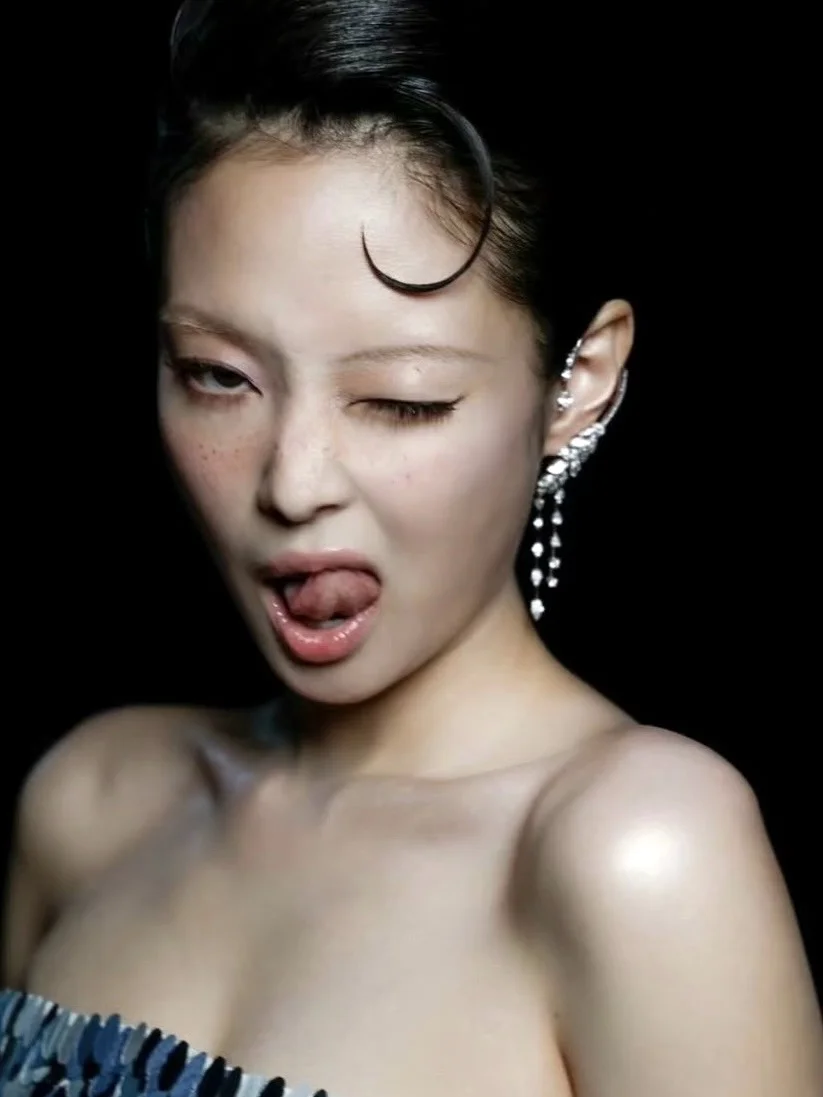 真的很少人能hold住Jennie这个妆吧