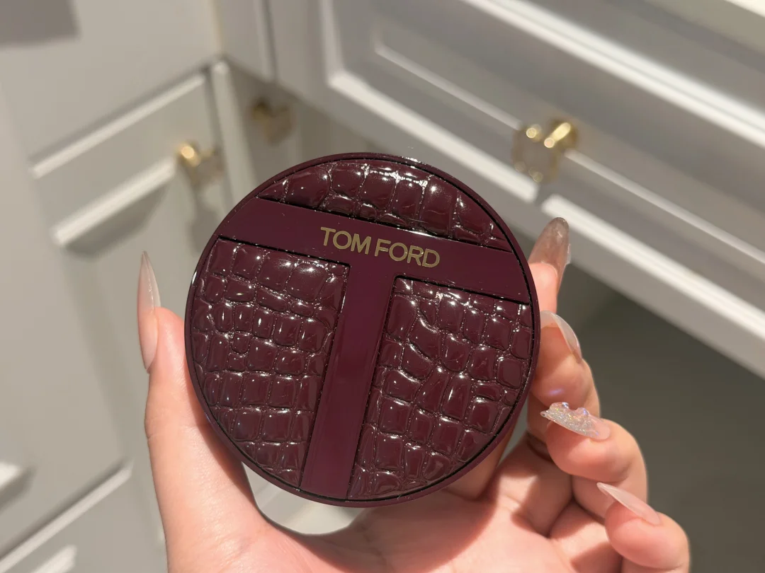 25 years old painless rare skin?