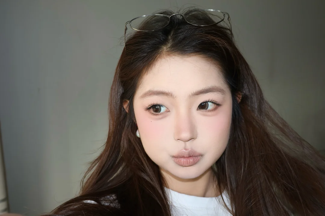 方圆脸淡妆:smiling_face_with_hearts: