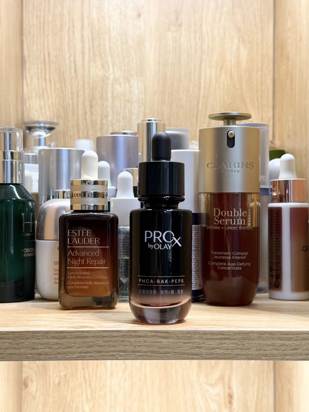 Woman, bought three bottles of anti-aging essence at the same time