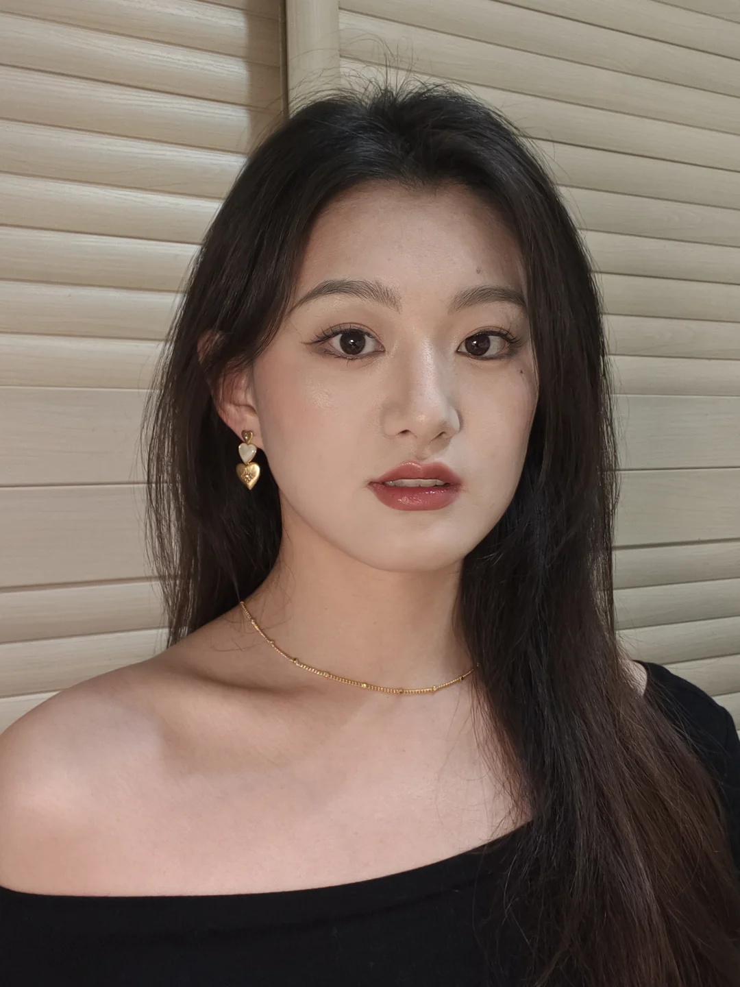 Square face | Light makeup can also be very luxurious