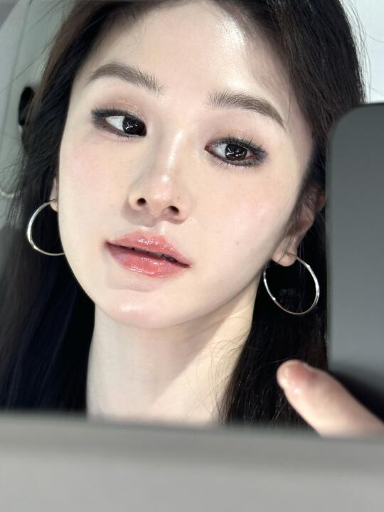 Early Autumn Transformation! A small smoke suitable for light complexion!!