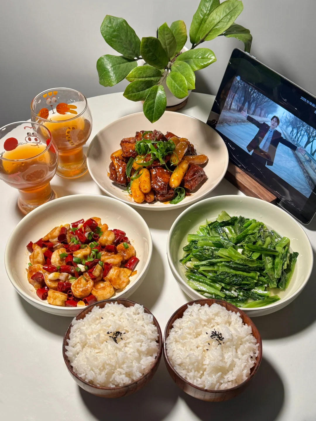 Dinner for two ❣️ Today, I eat Coke Ribs Rice Cake, fried Shrimp balls balls