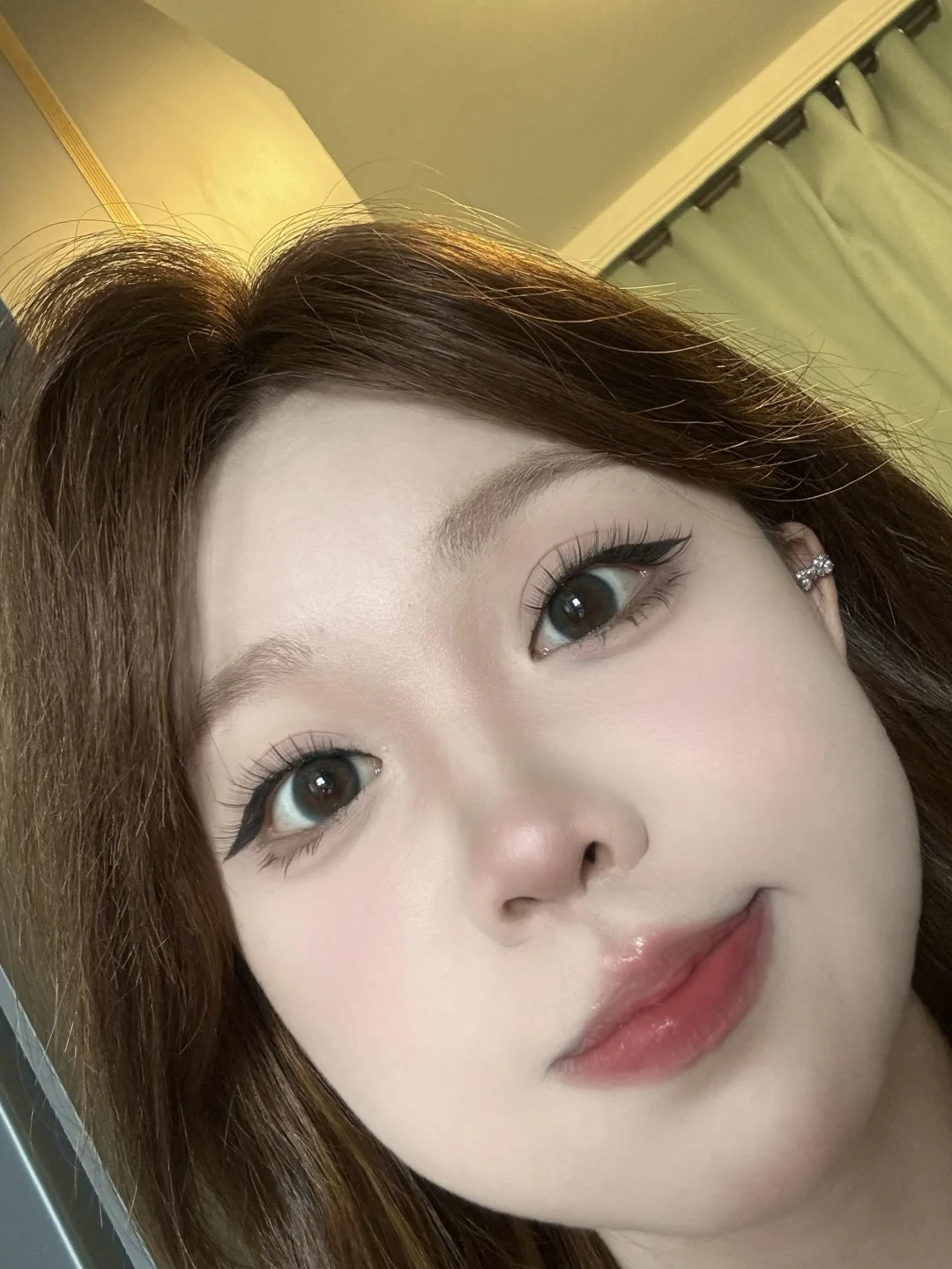 Removing makeup is actually the same (live...)