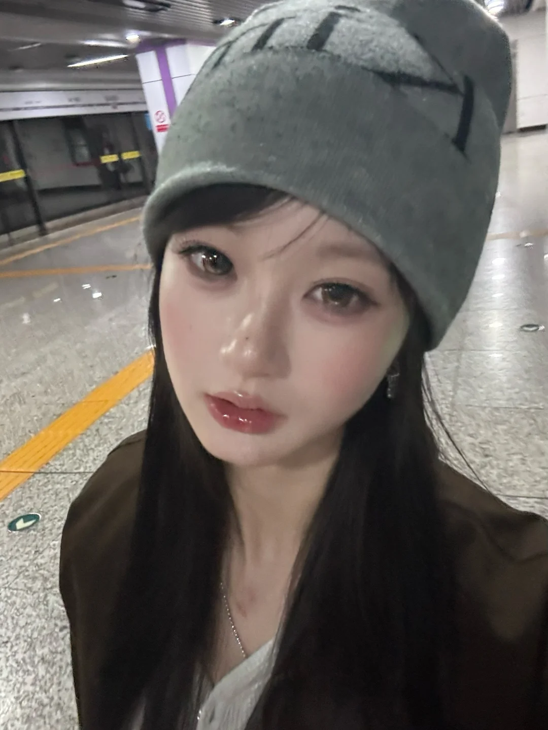 Taking 400+selfies is better than taking a casual photo on the way home