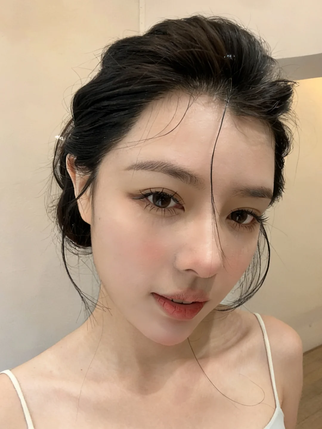 What gentle eyebrows ど⁰̷̴͈꒨⁰̷̴͈ う