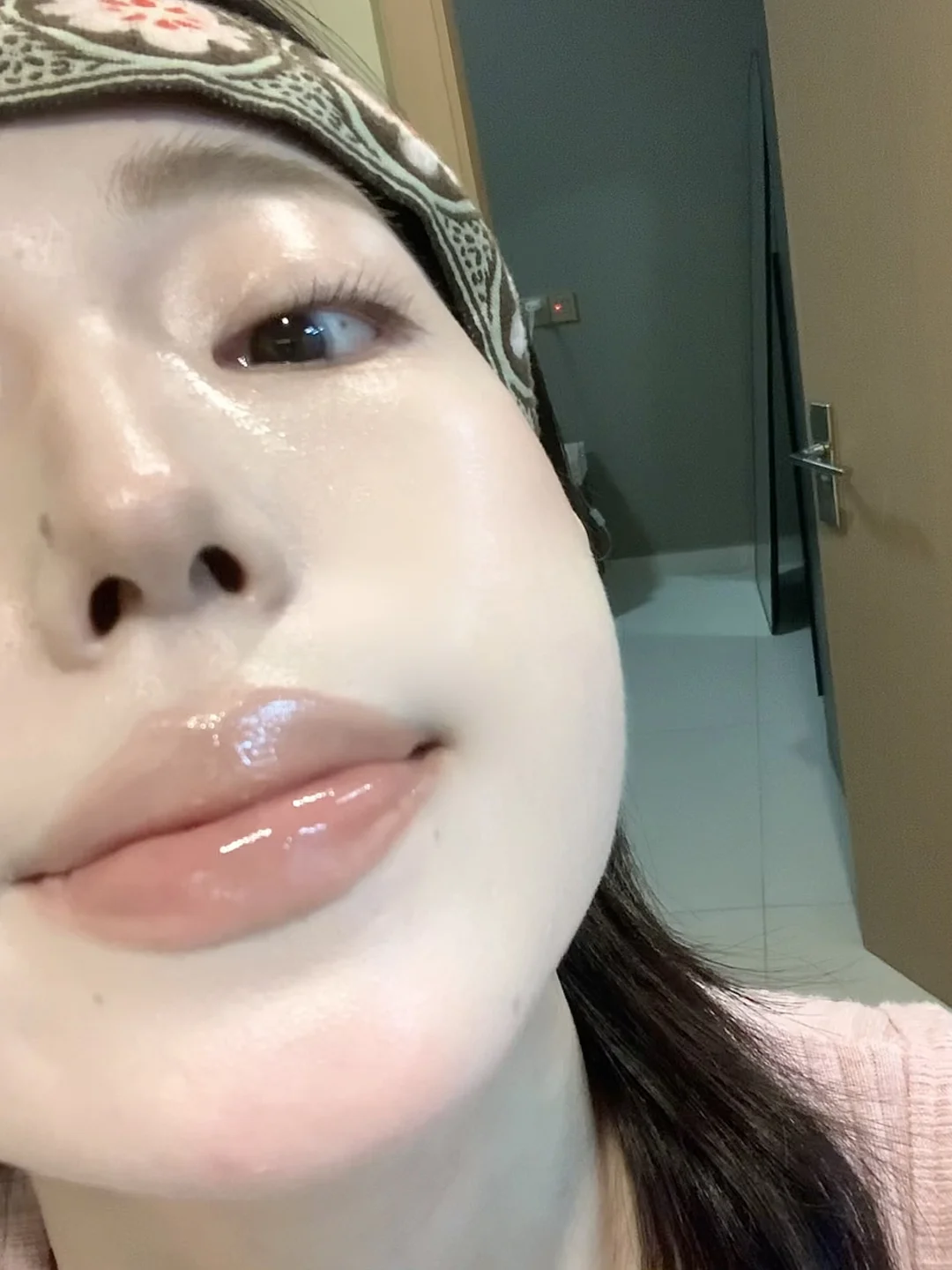 Halfway through the makeup painting, I discovered .live