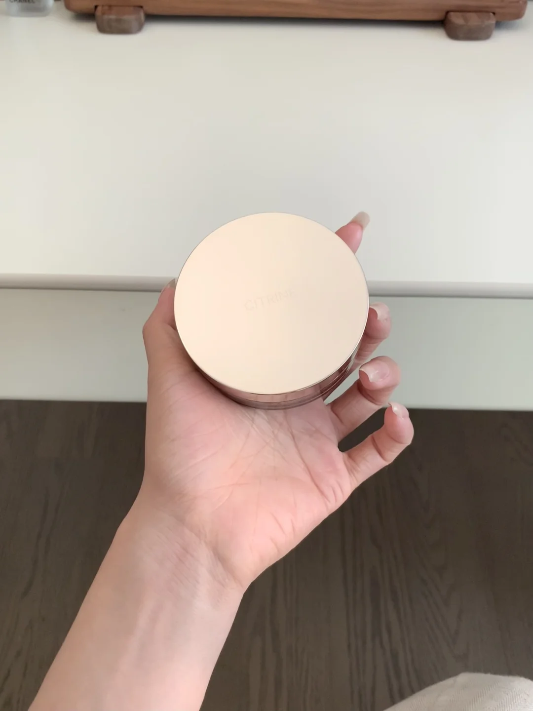 I strongly recommend this new honey powder for people with dark base makeup