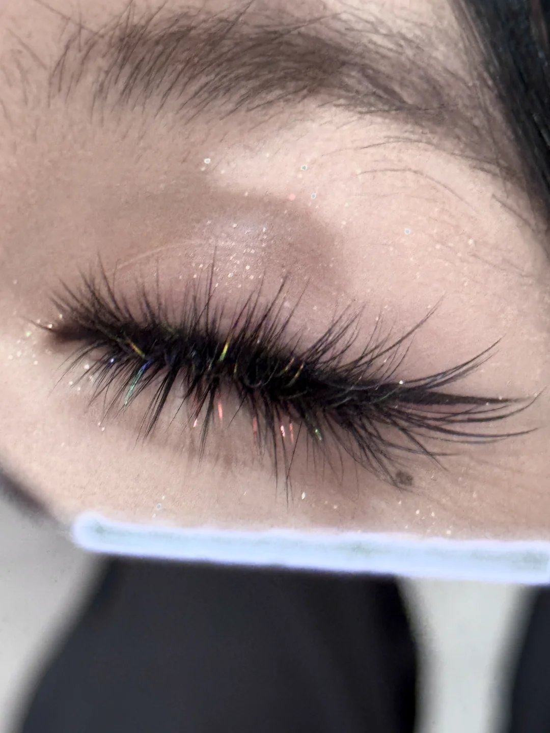 What a beautiful mermaid with beautiful eyelashes!