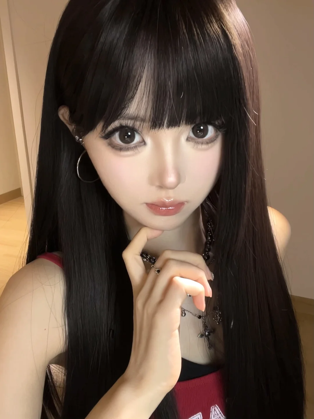Actually, everyone is the same after removing makeup, right