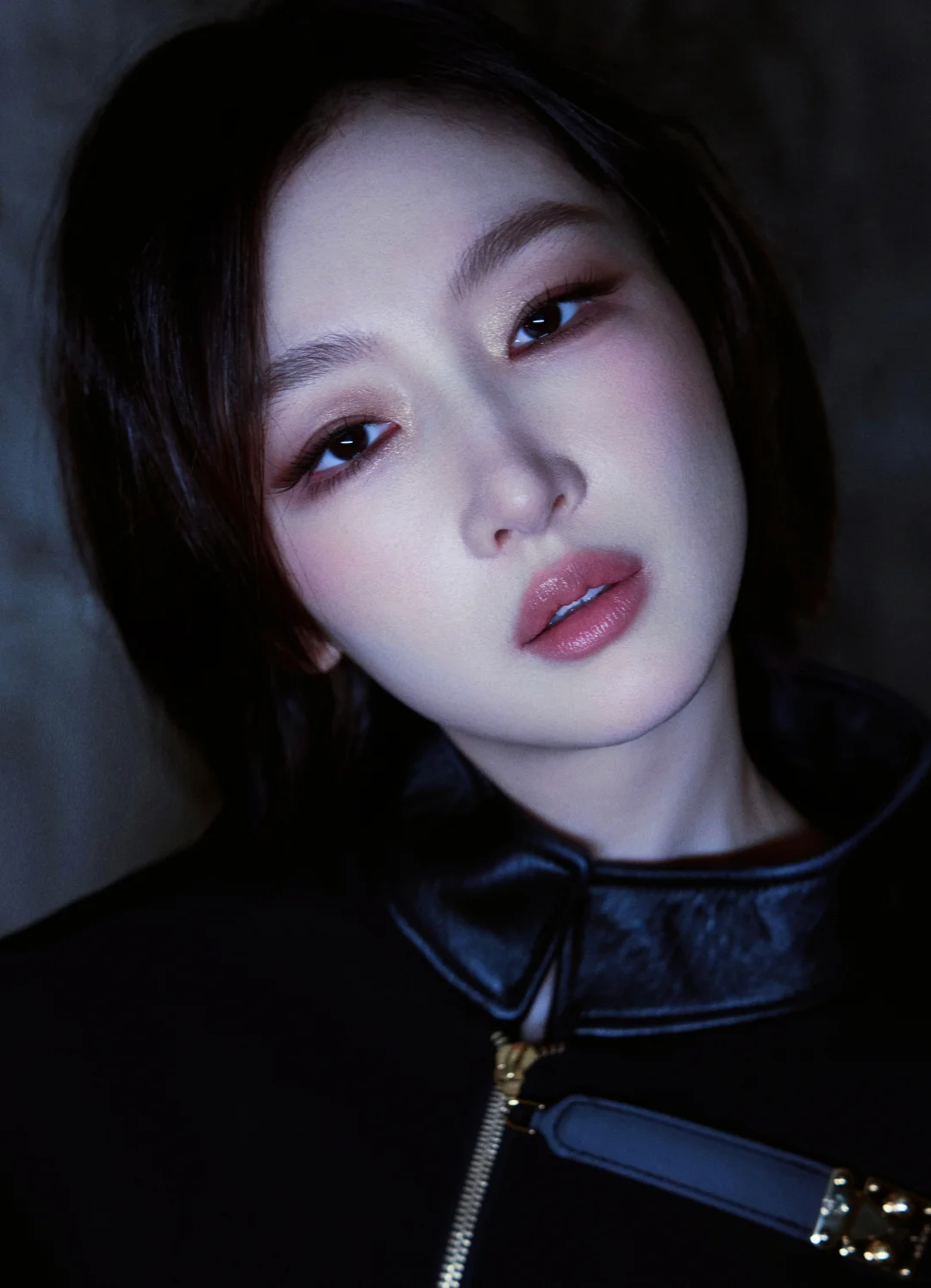 The black gold slightly tipsy makeup I applied to Zhou Dongyu: sparks: